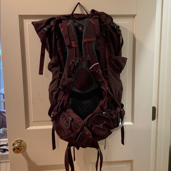 OSPREY Kyte 58 Backpack in Deep Burgundy - Picture 2 of 2